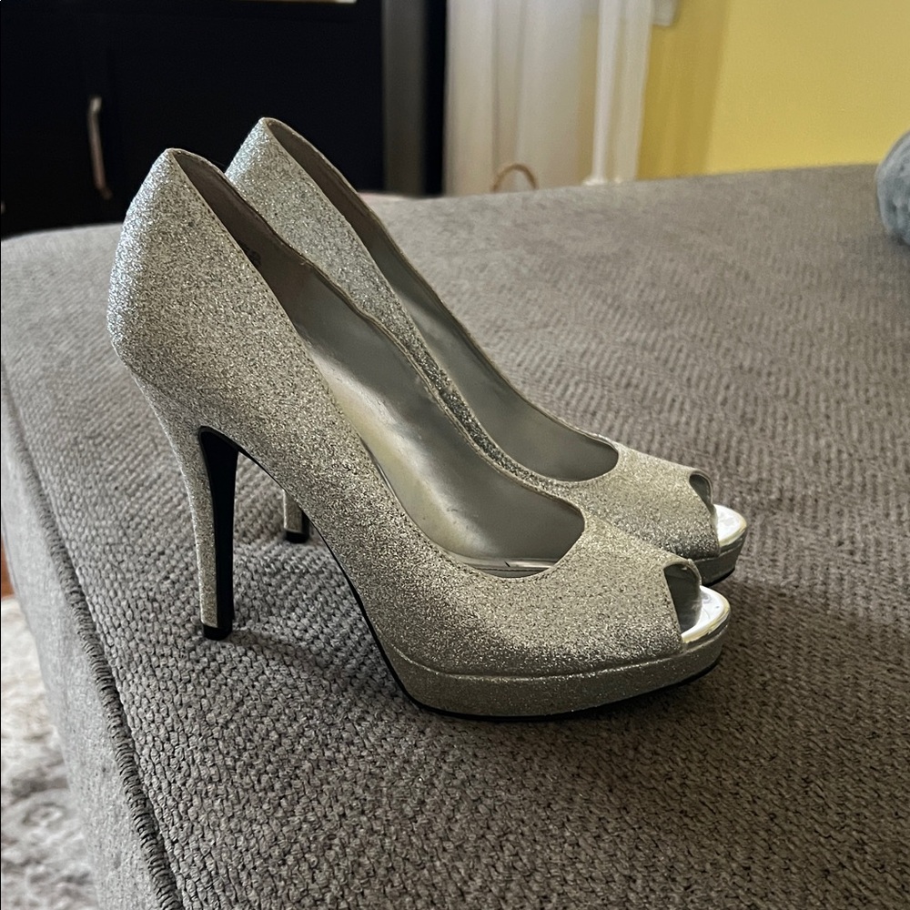 FIONI Clothing Glittering Silver Peep-Toe Heels